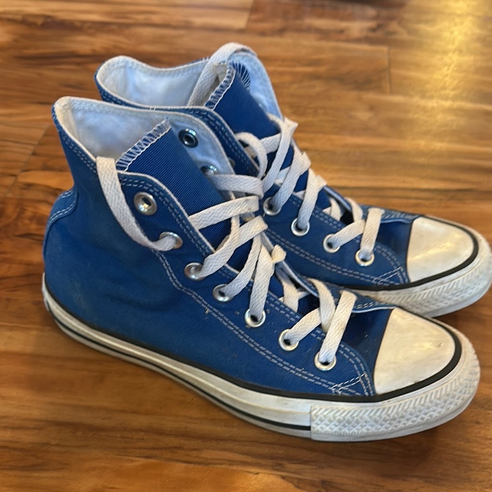 Converse All Star Chuck Taylor Men’s size 4.5 or Women’s size 6.5
